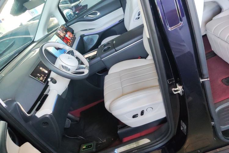 Used VOYAH Dream 2025 PHEV Four-Wheel Drive Prestige Kunpeng Edition Left Front Seat