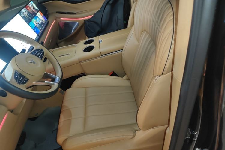 Used VOYAH Dream 2025 PHEV Four-Wheel-Drive Flagship Kunpeng Edition Left Front Seat