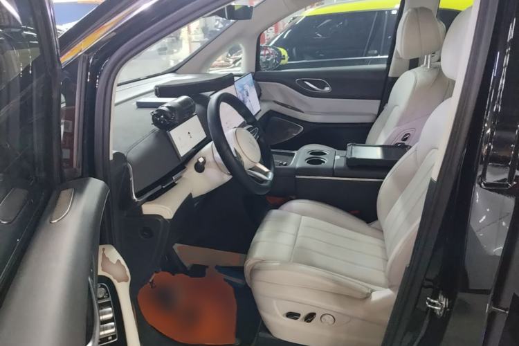 Used VOYAH Dream 2025 PHEV Four-Wheel Drive Prestige Kunpeng Edition Left Front Seat