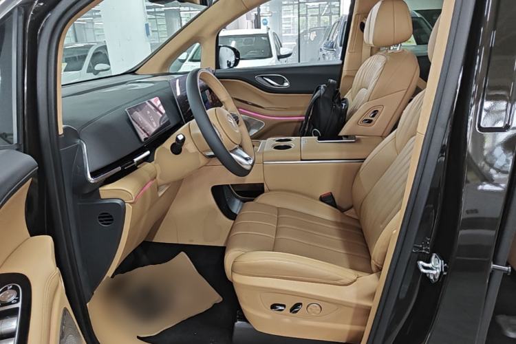 Used VOYAH Dream 2025 PHEV Four-Wheel-Drive Flagship Kunpeng Edition Left Front Seat