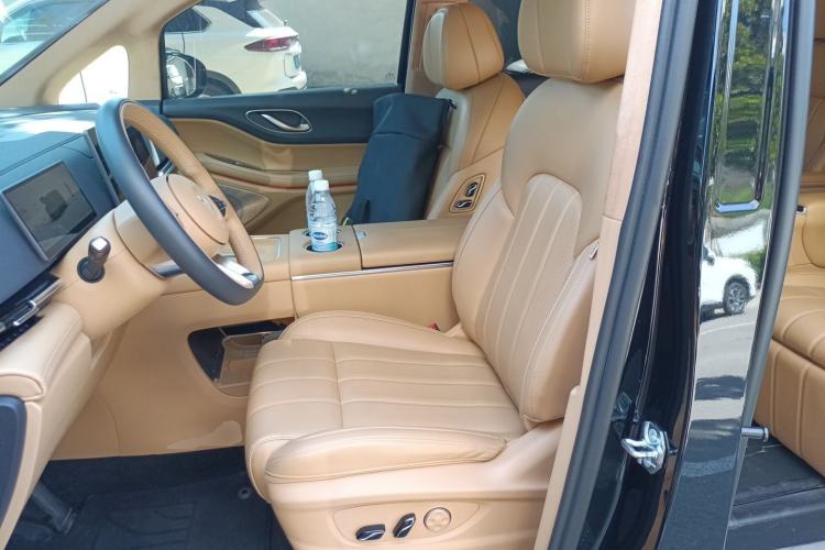 Used VOYAH Dream 2025 PHEV Four-Wheel Drive Prestige Qiankun Edition Left Front Seat