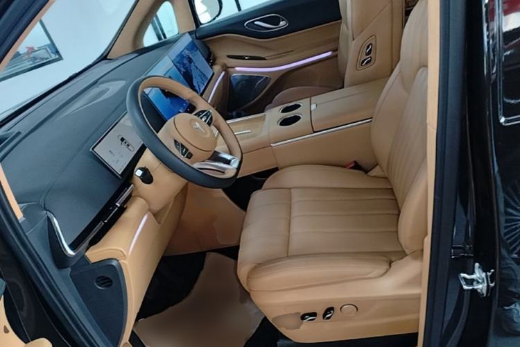 Used VOYAH Dream 2025 PHEV Four-Wheel-Drive Flagship Kunpeng Edition Left Front Seat