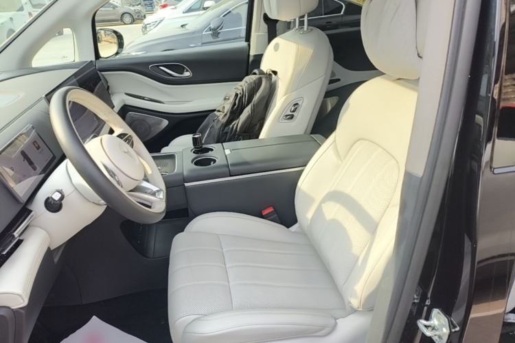 Used VOYAH Dream 2025 PHEV Four-Wheel Drive Prestige Kunpeng Edition Left Front Seat