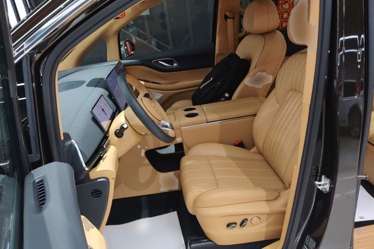 Used VOYAH Dream 2025 PHEV Four-Wheel-Drive Flagship Kunpeng Edition Left Front Seat