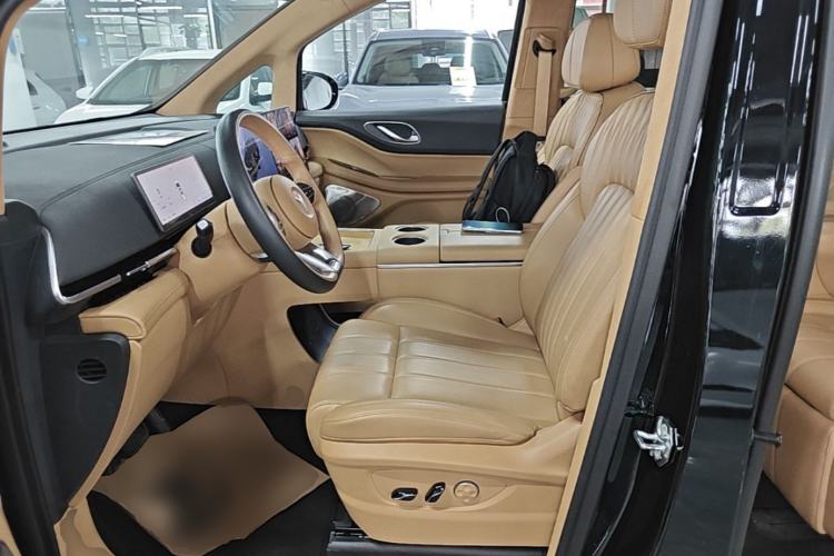 Used VOYAH Dream 2025 PHEV Four-Wheel-Drive Flagship Kunpeng Edition Left Front Seat