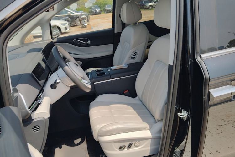 Used VOYAH Dream 2025 PHEV Four-Wheel Drive Prestige Kunpeng Edition Left Front Seat
