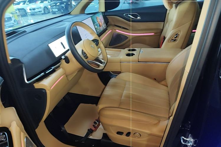 Used VOYAH Dream 2025 PHEV Four-Wheel Drive Prestige Kunpeng Edition Left Front Seat