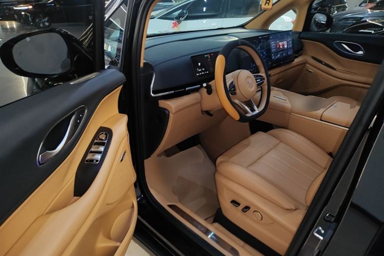 Used VOYAH Dream 2025 PHEV Four-Wheel Drive Excellence Kunpeng Edition Left Front Seat