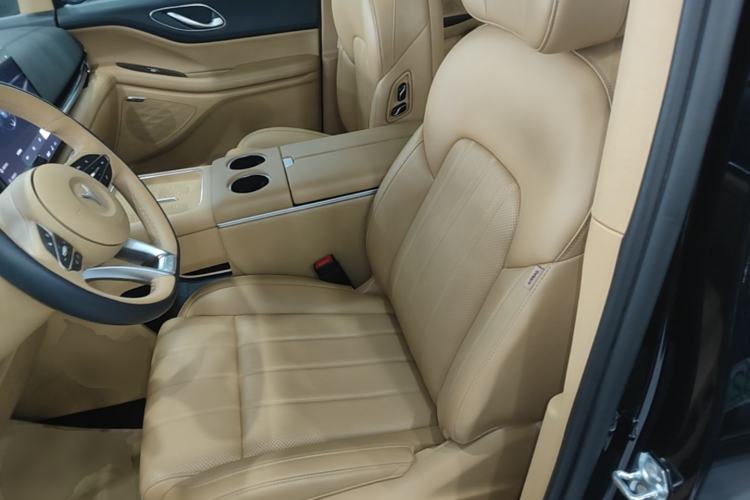 Used VOYAH Dream 2025 PHEV Four-Wheel Drive Excellence Qiankun Edition Left Front Seat