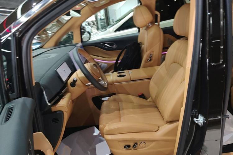 Used VOYAH Dream 2025 PHEV Four-Wheel-Drive Flagship Kunpeng Edition Left Front Seat