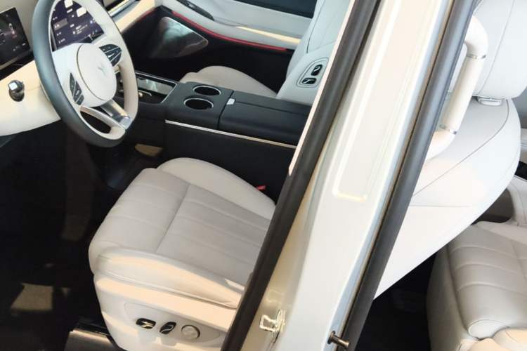 Used VOYAH Dream 2025 PHEV Four-Wheel-Drive Flagship Version – Qiankun Edition Left Front Seat