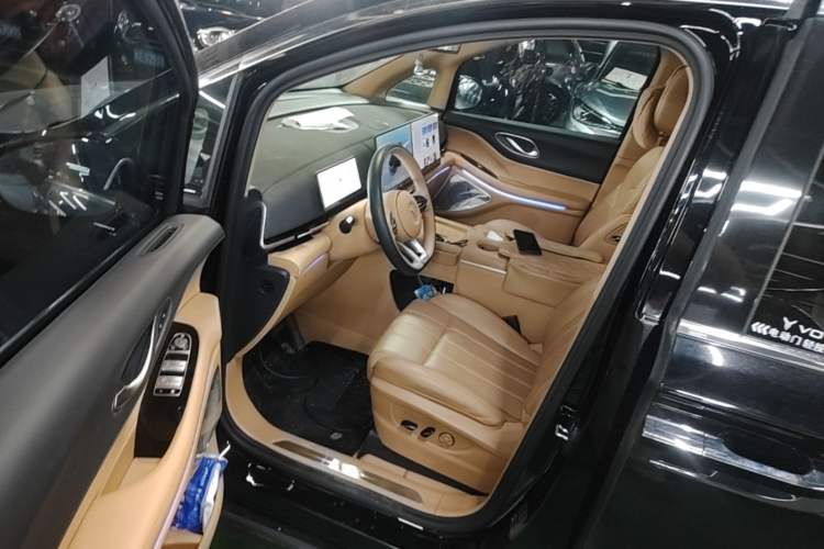 Used VOYAH Dream 2025 PHEV Four-Wheel Drive Prestige Kunpeng Edition Left Front Seat