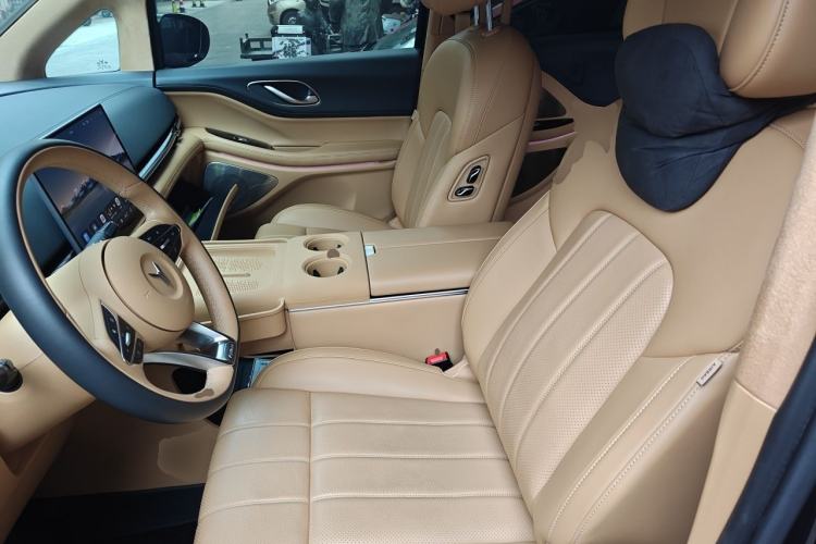 Used VOYAH Dream 2025 PHEV Four-Wheel Drive Prestige Qiankun Edition Left Front Seat