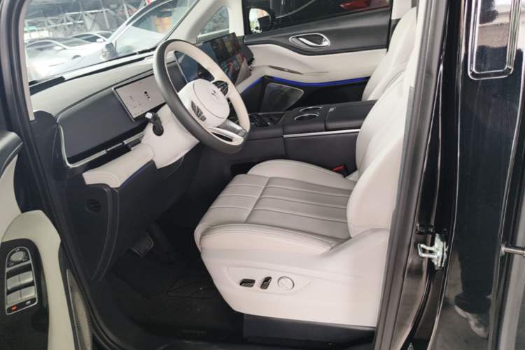 Used VOYAH Dream 2025 PHEV Four-Wheel Drive Prestige Kunpeng Edition Left Front Seat