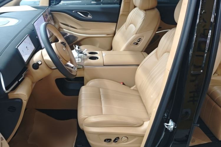 Used VOYAH Dream 2025 PHEV Four-Wheel-Drive Flagship Kunpeng Edition Left Front Seat