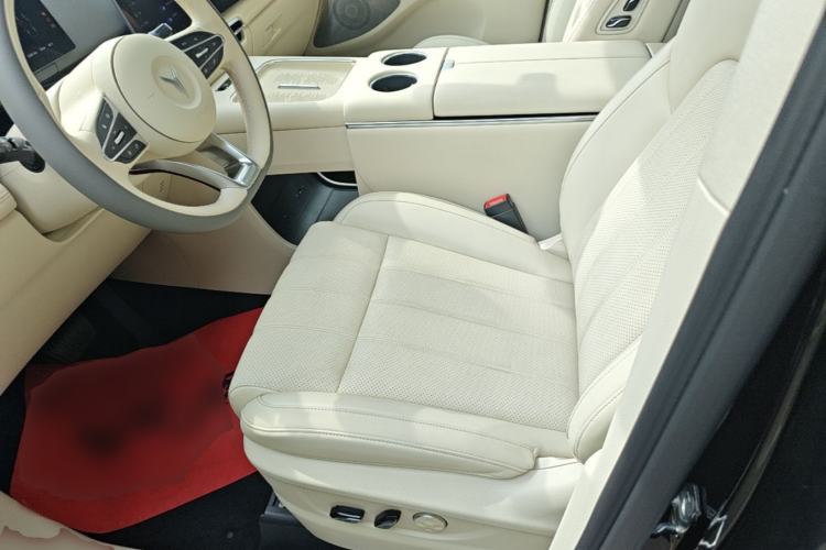 Used VOYAH Dream 2025 PHEV Four-Wheel Drive Prestige Kunpeng Edition Left Front Seat