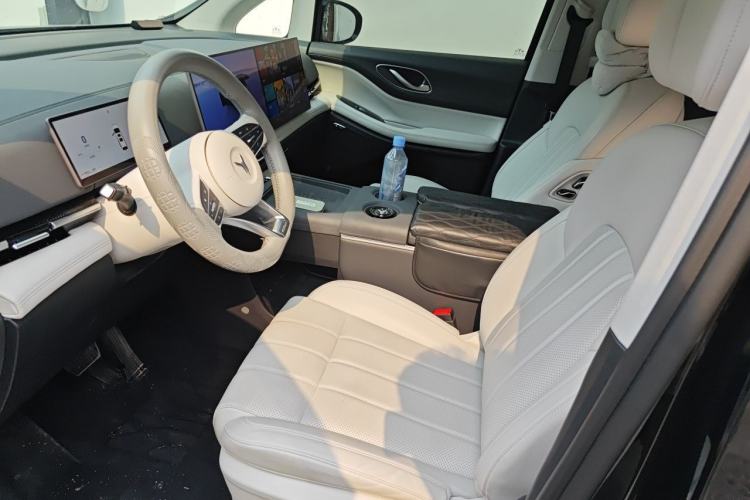Used VOYAH Dream 2025 EV Four-Wheel Drive Excellence Kunpeng Edition Left Front Seat