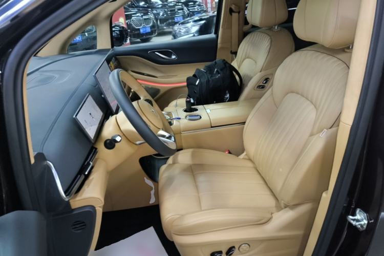 Used VOYAH Dream 2025 PHEV Four-Wheel-Drive Flagship Kunpeng Edition Left Front Seat