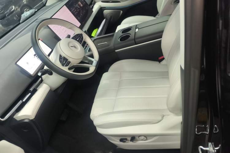 Used VOYAH Dream 2025 PHEV Four-Wheel Drive Prestige Kunpeng Edition Left Front Seat