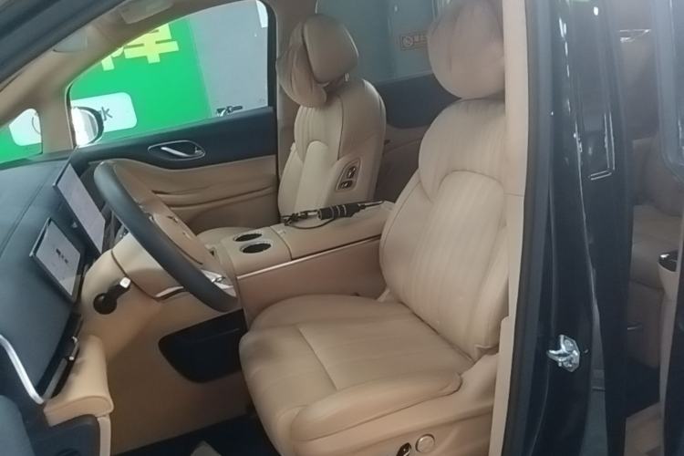 Used VOYAH Dream 2025 PHEV Four-Wheel-Drive Flagship Kunpeng Edition Left Front Seat