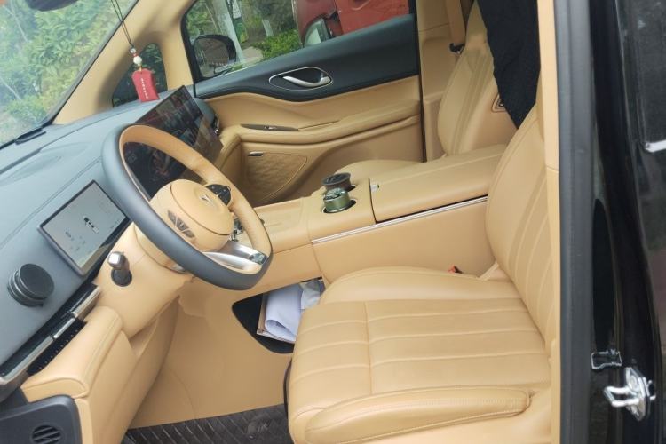 Used VOYAH Dream 2025 PHEV Four-Wheel Drive Excellence Kunpeng Edition Left Front Seat