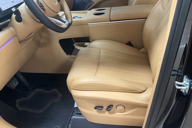 Used VOYAH Dream 2025 PHEV Four-Wheel Drive Prestige Kunpeng Edition Left Front Seat