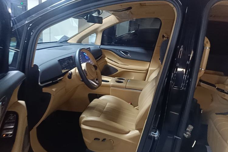 Used VOYAH Dream 2025 EV Four-Wheel Drive Prestige Qiankun Edition Left Front Seat