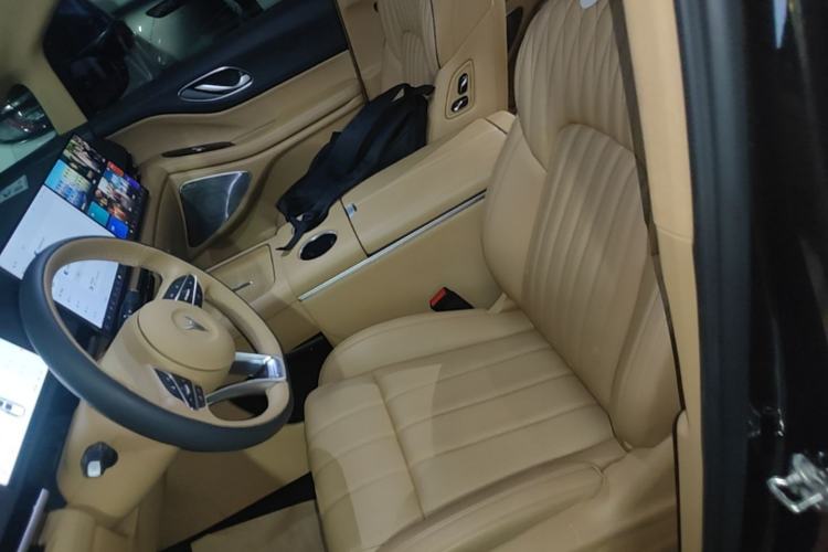 Used VOYAH Dream 2025 PHEV Four-Wheel-Drive Flagship Kunpeng Edition Left Front Seat