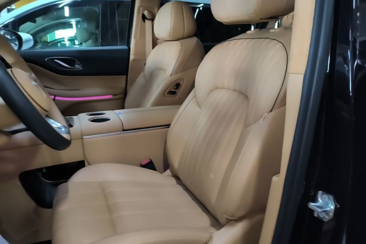 Used VOYAH Dream 2025 PHEV Four-Wheel-Drive Flagship Kunpeng Edition Left Front Seat