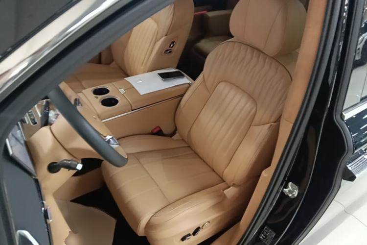 Used VOYAH Dream 2025 PHEV Four-Wheel-Drive Flagship Kunpeng Edition Left Front Seat