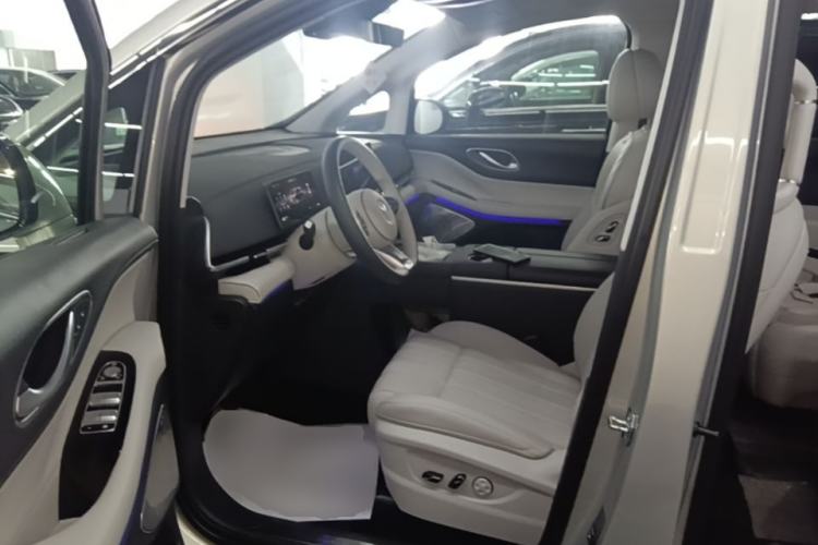Used VOYAH Dream 2025 EV Four-Wheel-Drive Flagship Qiankun Version Left Front Seat