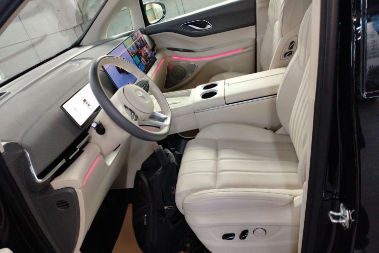 Used VOYAH Dream 2025 EV Four-Wheel Drive Flagship Kunpeng Edition Left Front Seat