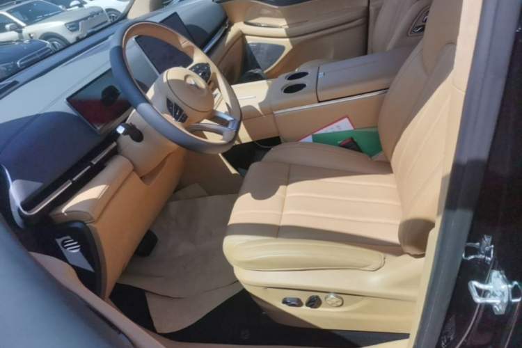 Used VOYAH Dream 2025 PHEV Four-Wheel Drive Prestige Qiankun Edition Left Front Seat