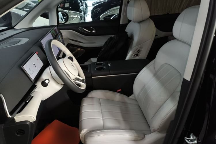 Used VOYAH Dream 2025 PHEV Four-Wheel Drive Prestige Kunpeng Edition Left Front Seat