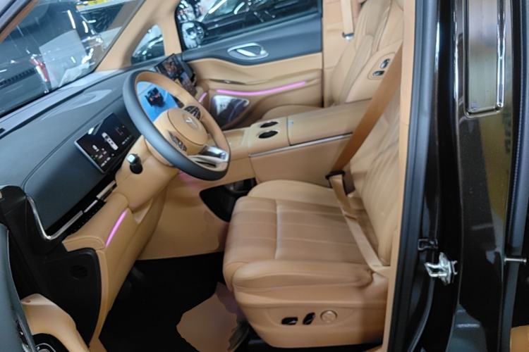 Used VOYAH Dream 2025 PHEV Four-Wheel-Drive Flagship Kunpeng Edition Left Front Seat