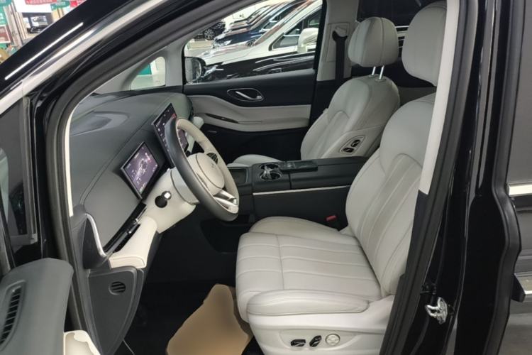 Used VOYAH Dream 2025 PHEV Four-Wheel Drive Excellence Qiankun Edition Left Front Seat