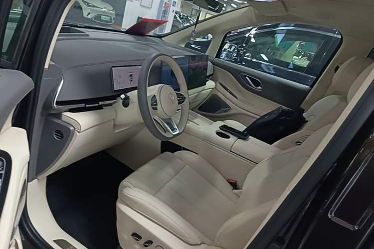 Used VOYAH Dream 2025 PHEV Four-Wheel Drive Prestige Kunpeng Edition Left Front Seat