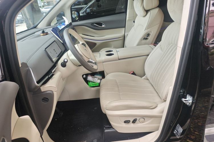Used VOYAH Dream 2025 PHEV Four-Wheel-Drive Flagship Kunpeng Edition Left Front Seat