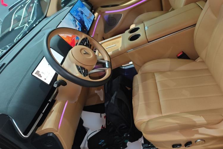 Used VOYAH Dream 2025 PHEV Four-Wheel Drive Prestige Kunpeng Edition Left Front Seat