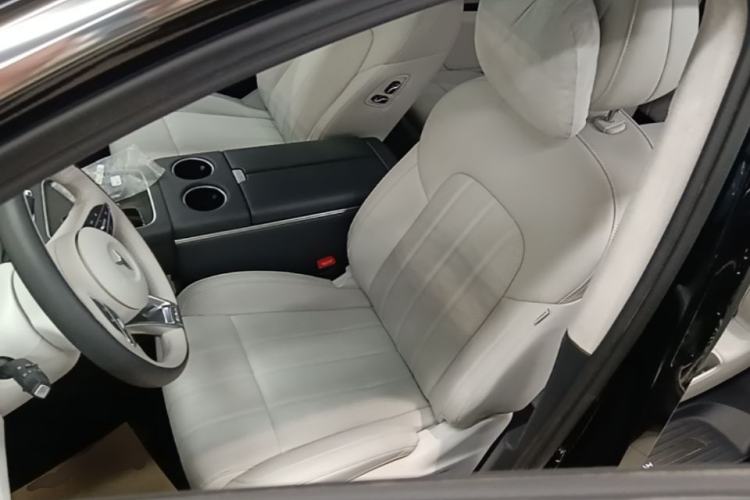 Used VOYAH Dream 2025 PHEV Four-Wheel Drive Prestige Qiankun Edition Left Front Seat