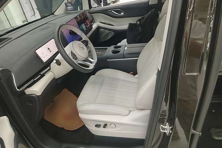 Used VOYAH Dream 2025 PHEV Four-Wheel Drive Prestige Kunpeng Edition Left Front Seat
