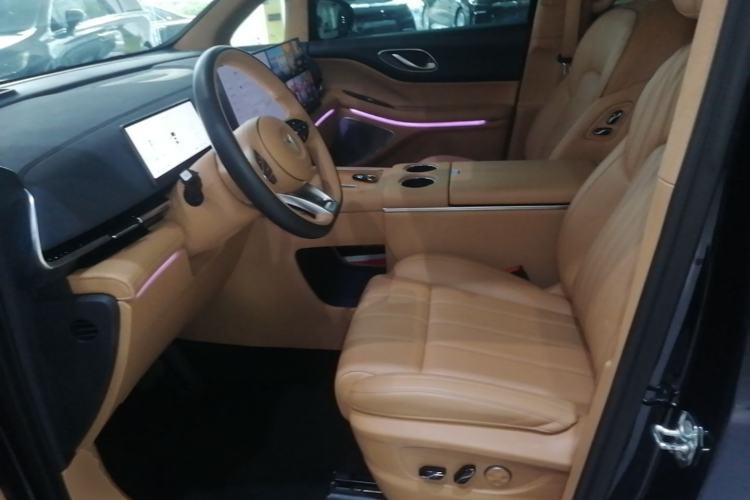Used VOYAH Dream 2025 PHEV Four-Wheel-Drive Flagship Kunpeng Edition Left Front Seat