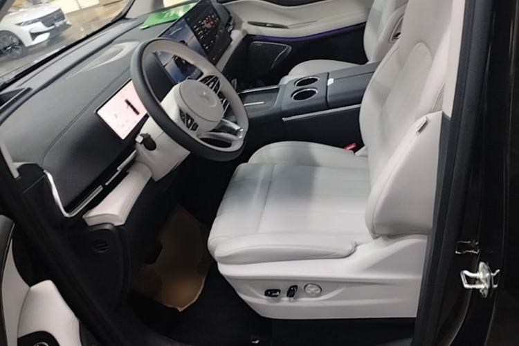Used VOYAH Dream 2025 PHEV Four-Wheel Drive Prestige Kunpeng Edition Left Front Seat