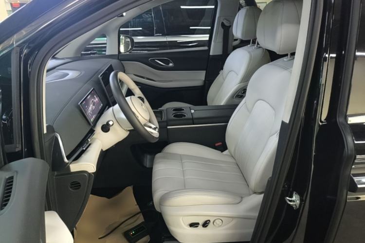 Used VOYAH Dream 2025 PHEV Four-Wheel Drive Excellence Qiankun Edition Left Front Seat