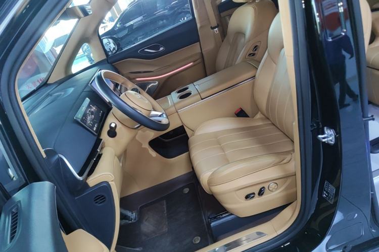 Used VOYAH Dream 2025 PHEV Four-Wheel Drive Prestige Qiankun Edition Left Front Seat