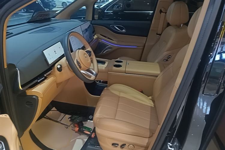 Used VOYAH Dream 2025 PHEV Four-Wheel Drive Prestige Kunpeng Edition Left Front Seat