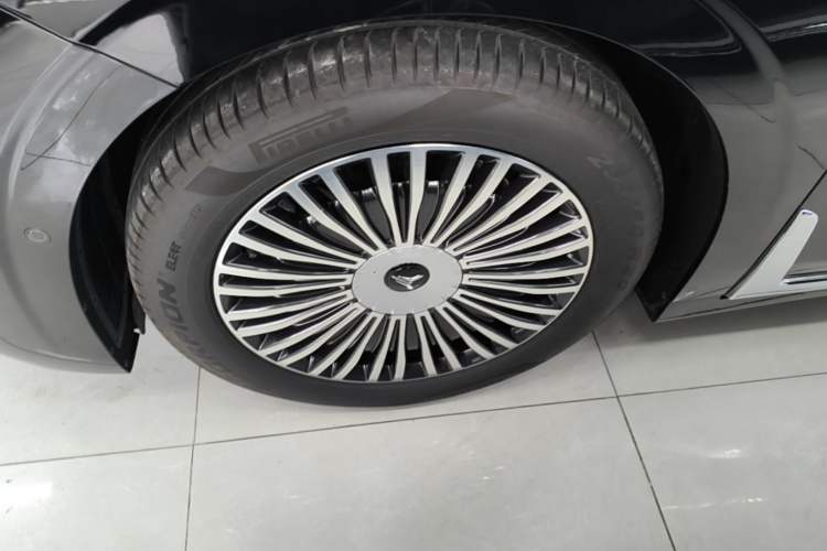 Used VOYAH Dream 2025 PHEV Four-Wheel-Drive Flagship Kunpeng Edition Left Front Wheel Hub