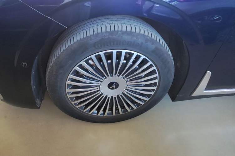 Used VOYAH Dream 2025 PHEV Four-Wheel Drive Prestige Kunpeng Edition Left Front Wheel Hub
