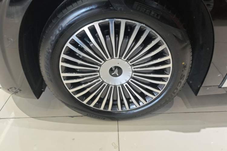 Used VOYAH Dream 2025 PHEV Four-Wheel Drive Prestige Qiankun Edition Left Front Wheel Hub