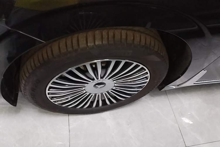 Used VOYAH Dream 2025 PHEV Four-Wheel-Drive Flagship Kunpeng Edition Left Front Wheel Hub